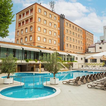 Best Western Plus Congress Hotel Erevan Esterno foto